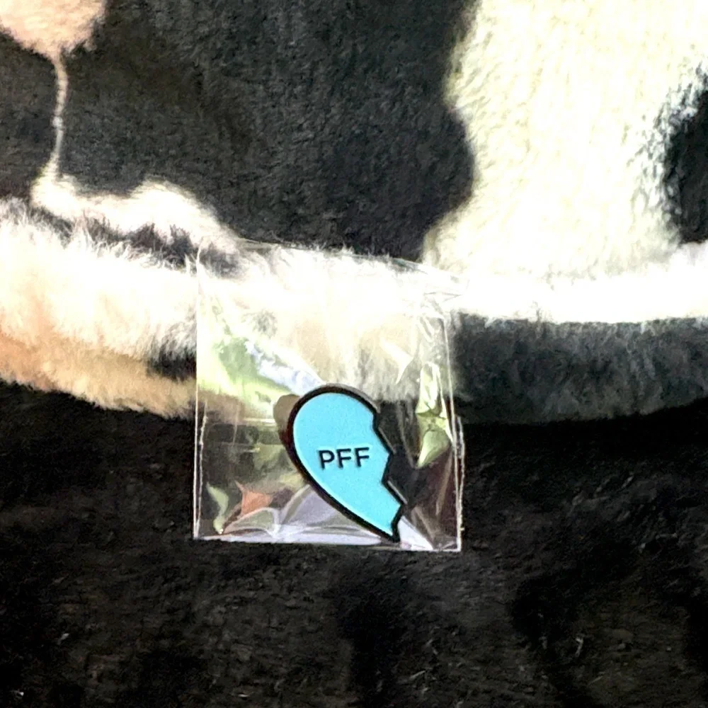 Adult Black and White Fuzzy Bucket Hat~Free Posh Friends 4ever Pin